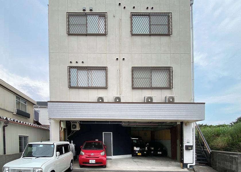 Osaka Sennan Facade