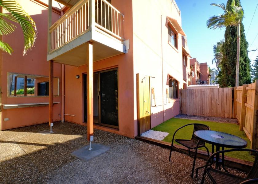 Queensland Broadbeach Courtyard View