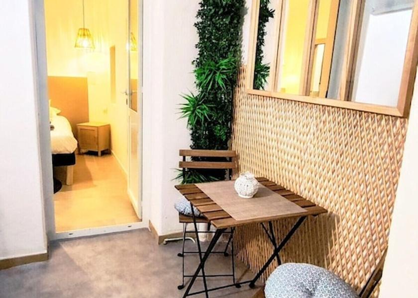 Provence - Alpes - Cote d'Azur Cannes Dining Area