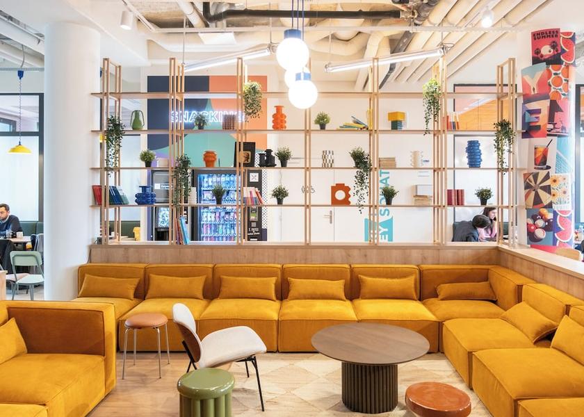 Ile-de-France Clichy Lobby