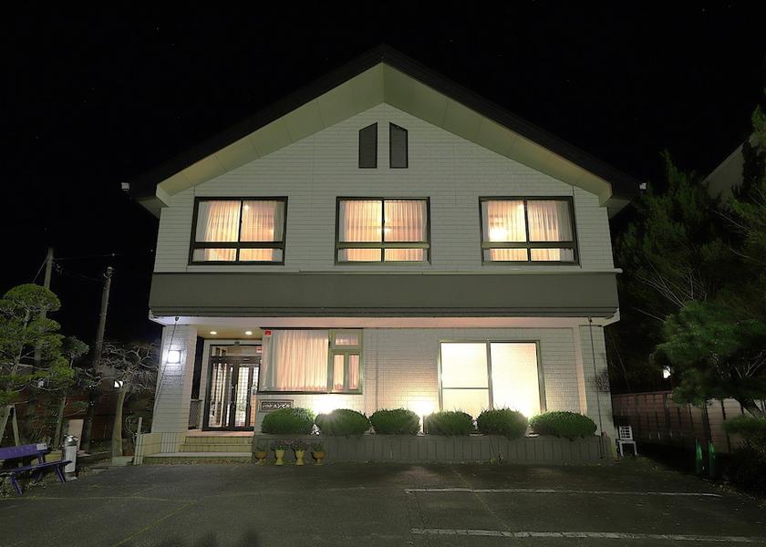 Yamanashi Yamanakako Front of property - evening/night
