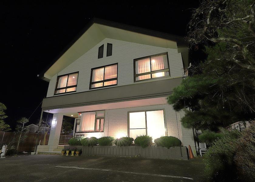 Yamanashi Yamanakako Front of property - evening/night