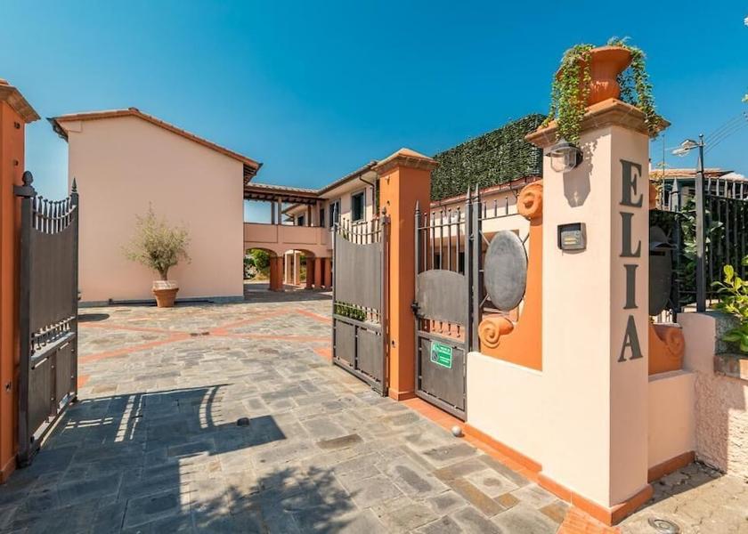 Tuscany Fosdinovo Exterior Detail