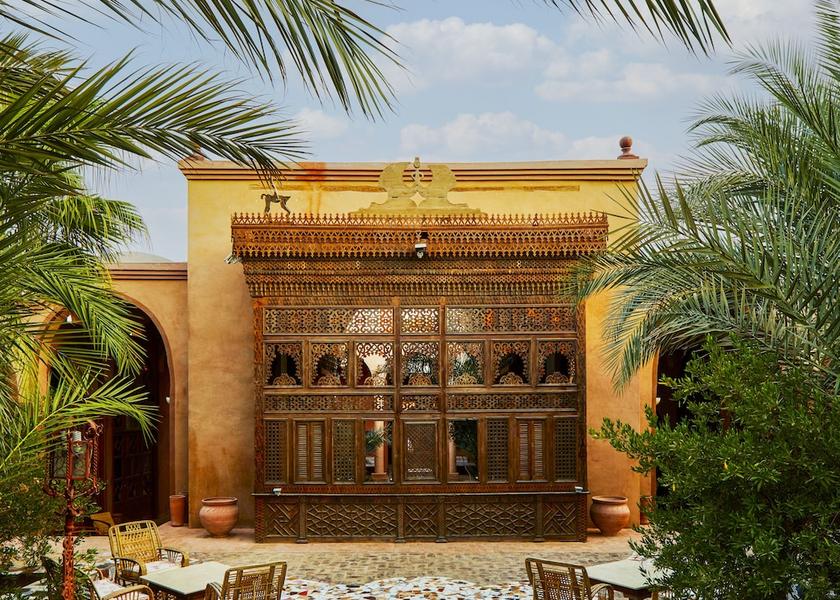  Luxor Exterior Detail