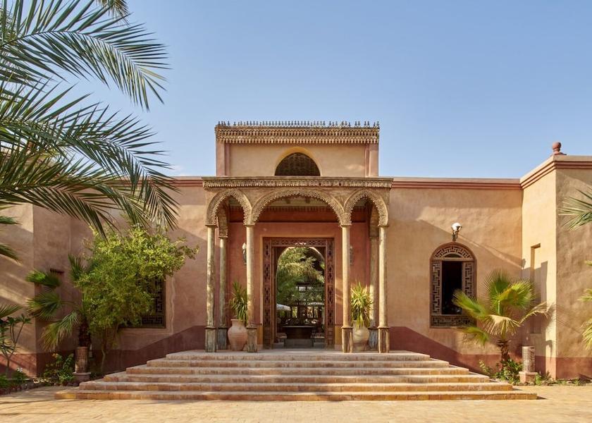  Luxor Exterior Detail