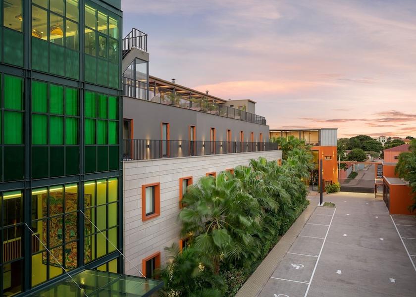  Luanda Exterior Detail