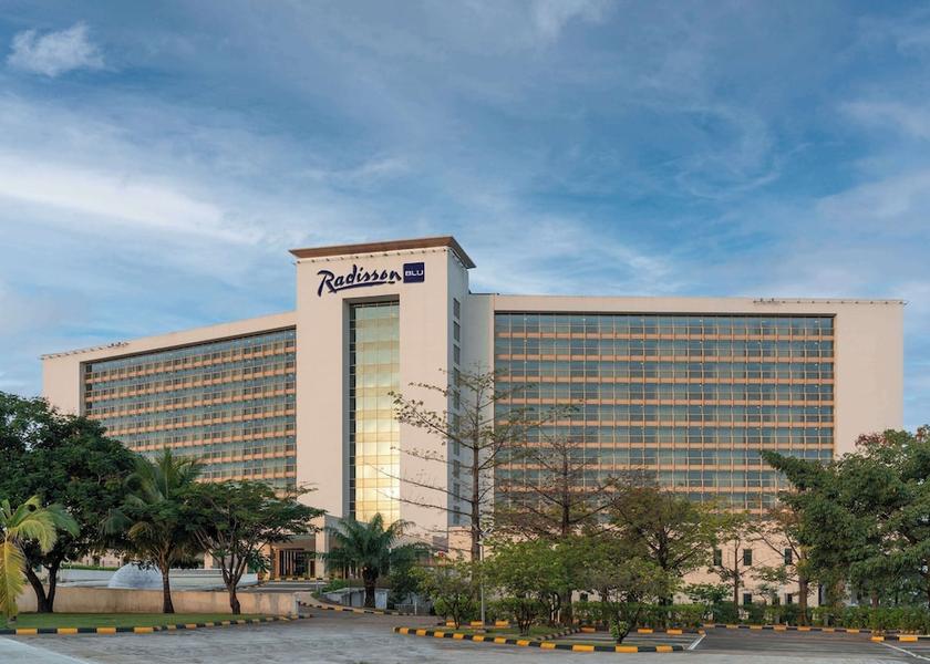  Conakry Exterior Detail