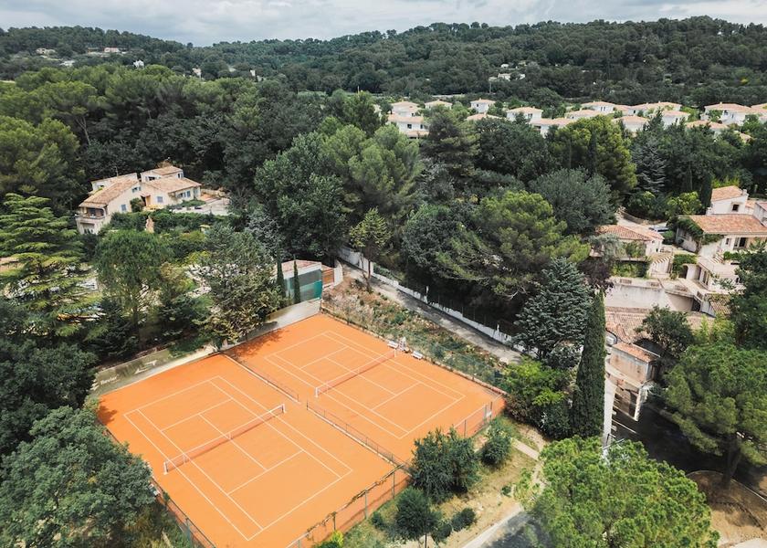 Provence - Alpes - Cote d'Azur Aix-en-Provence Tennis Court