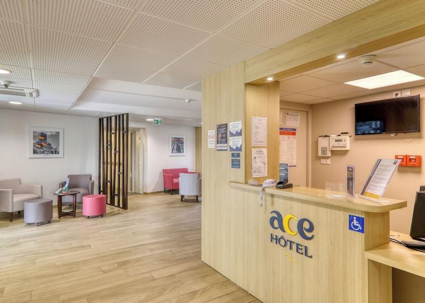 Auvergne-Rhone-Alpes Issoire Reception