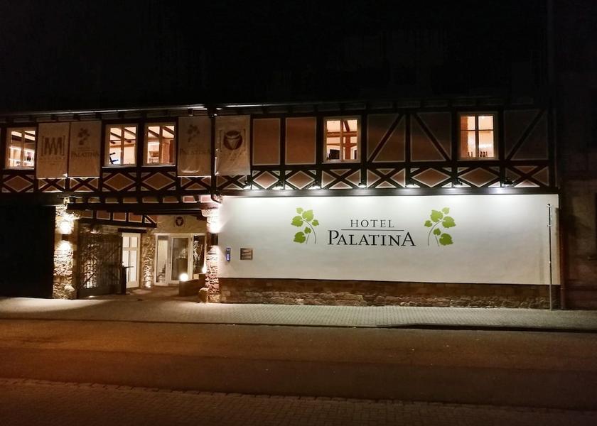 Rhineland-Palatinate Neustadt an der Weinstraße Front of property - evening/night
