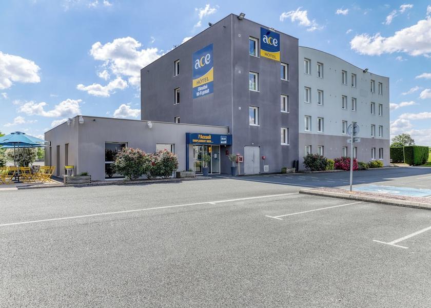 Auvergne-Rhone-Alpes Saint-Victor Facade