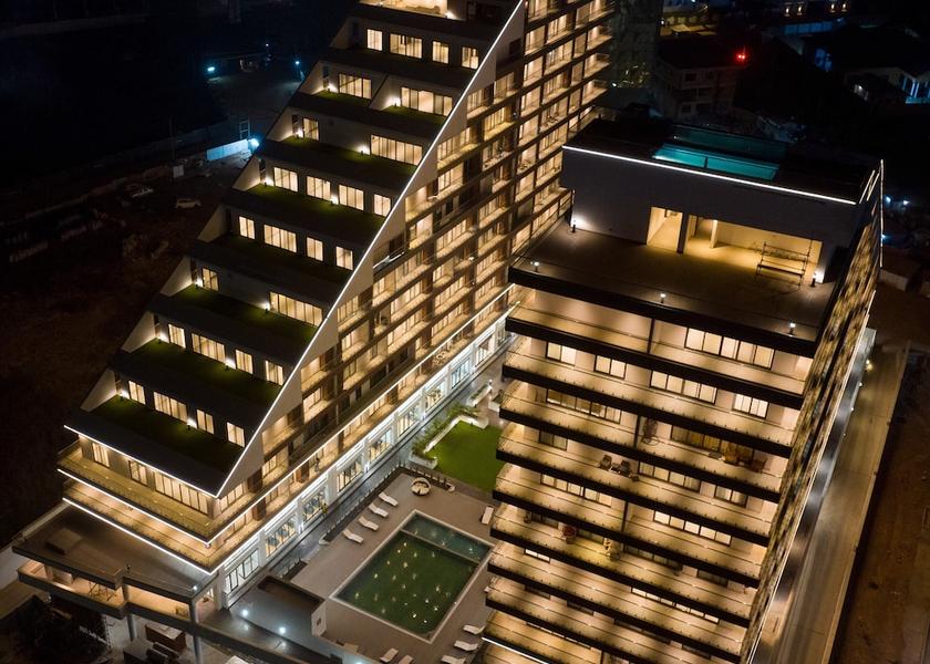  Accra Exterior Detail