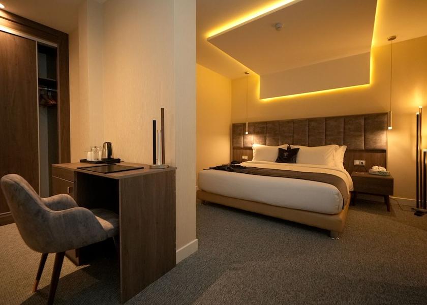  Algiers Room