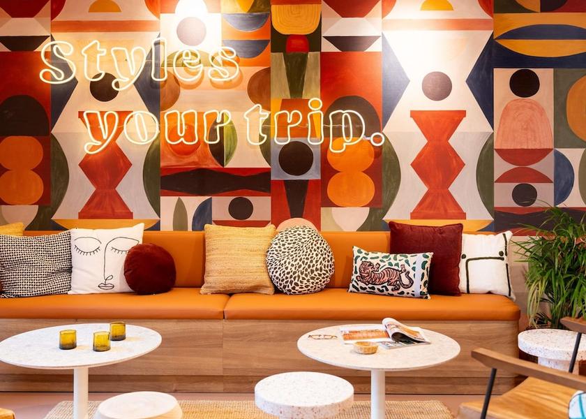 Auvergne-Rhone-Alpes Prevessin-Moens Bar