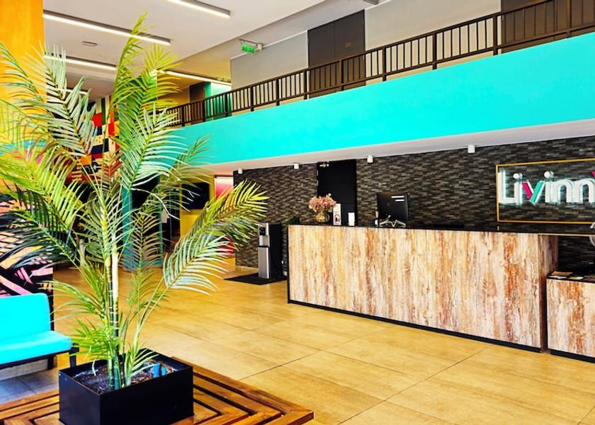 Santiago Santiago Reception