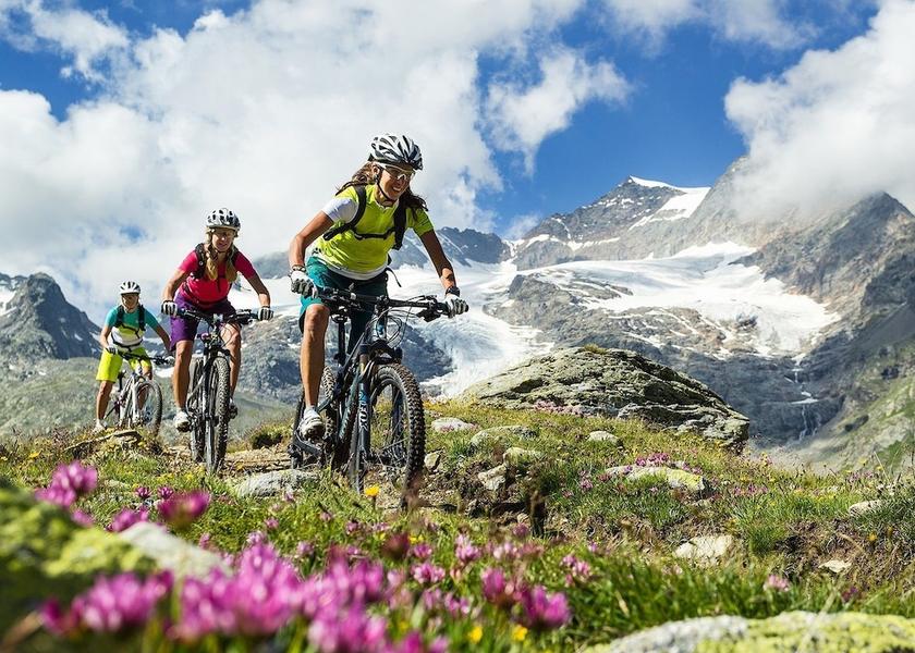 Graubünden Pontresina Bicycling