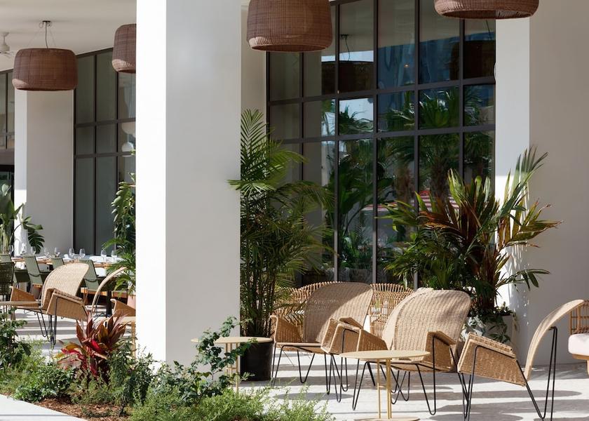  Seven Mile Beach Restaurant