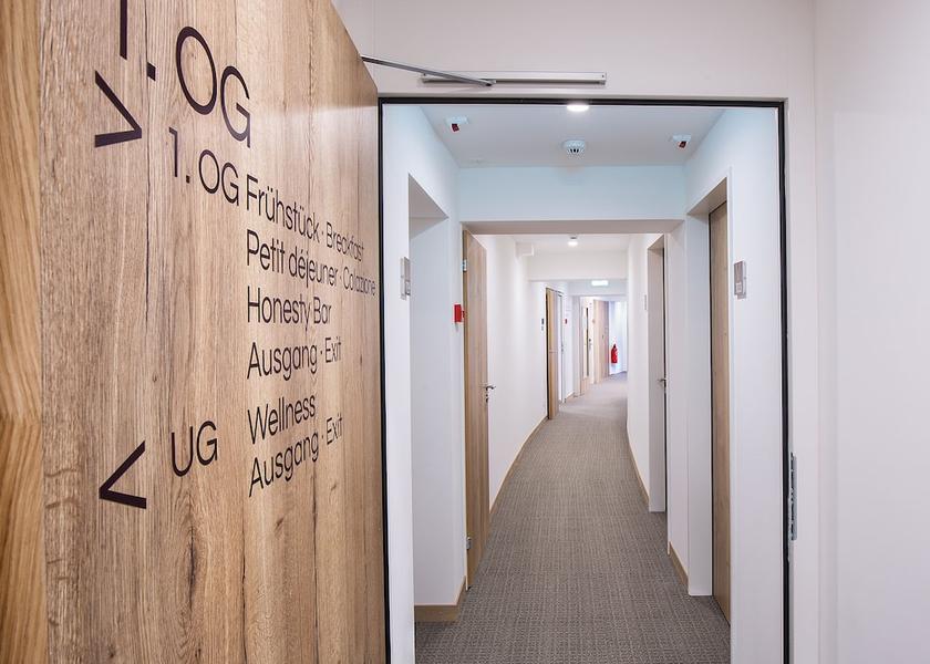  Vaduz Hallway