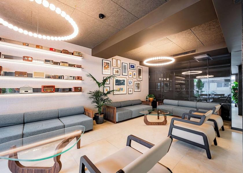  St. Paul's Bay Lobby