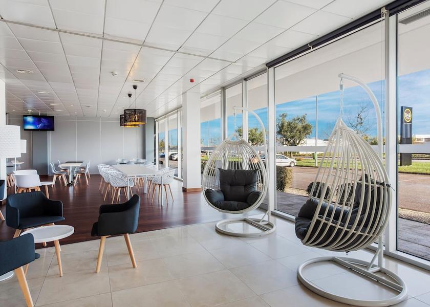 Coimbra Cantanhede Lobby sitting area