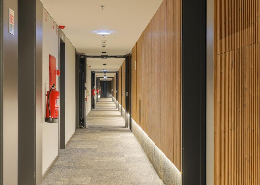 Handrails in hallways