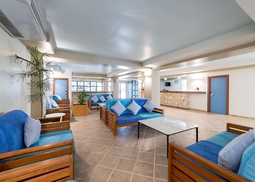  Lowlands Lobby