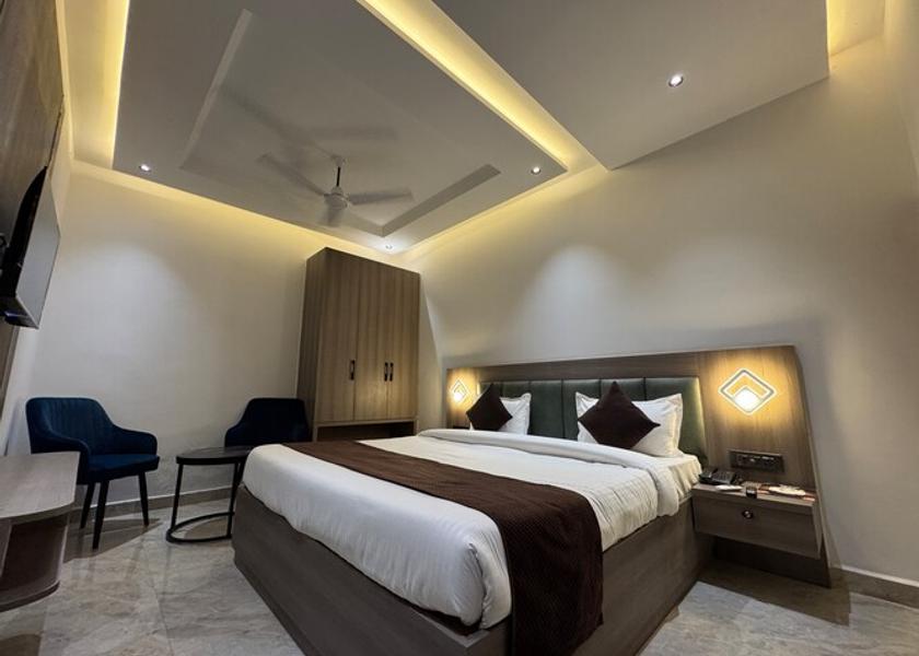 Uttar Pradesh Mathura Deluxe King Bed Room