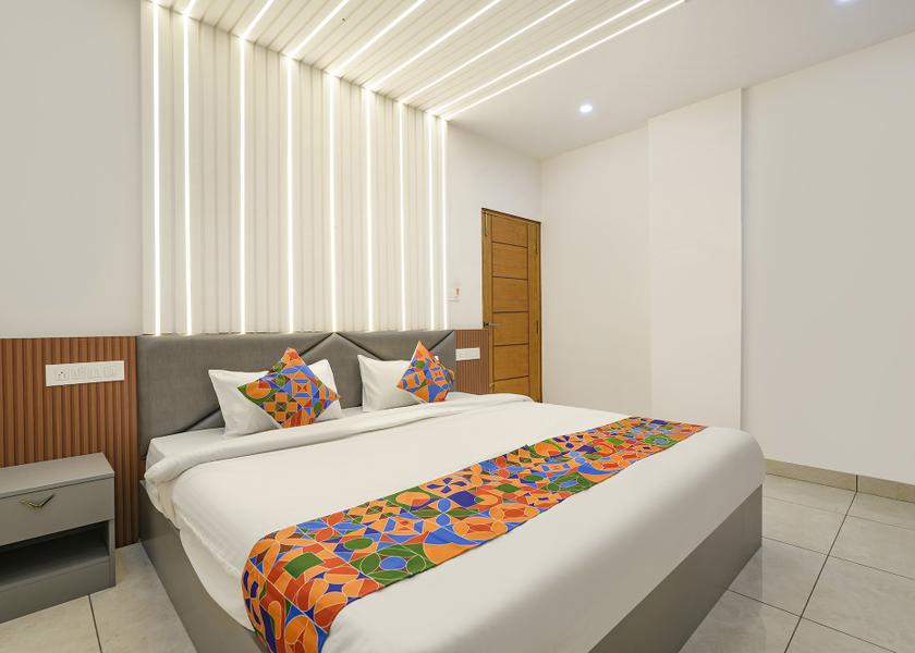 Karnataka Bangalore Deluxe Room