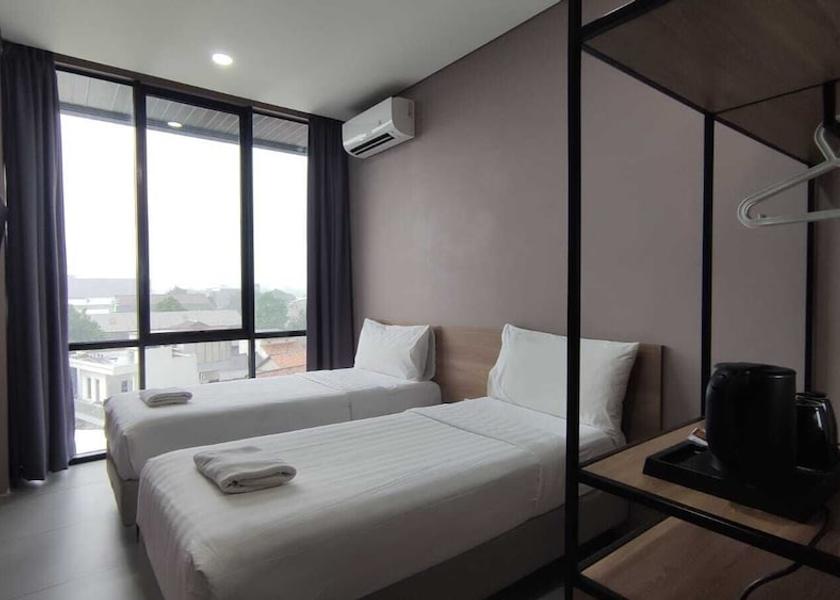  South Tangerang Room