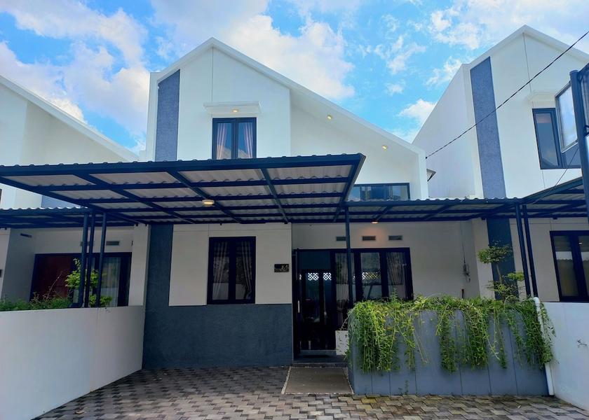  Sleman Exterior Detail