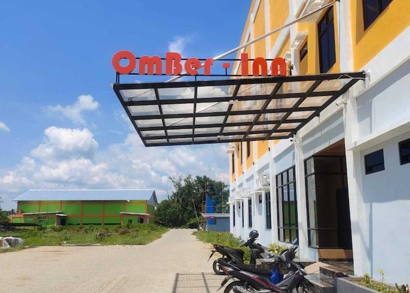  Pontianak Exterior Detail