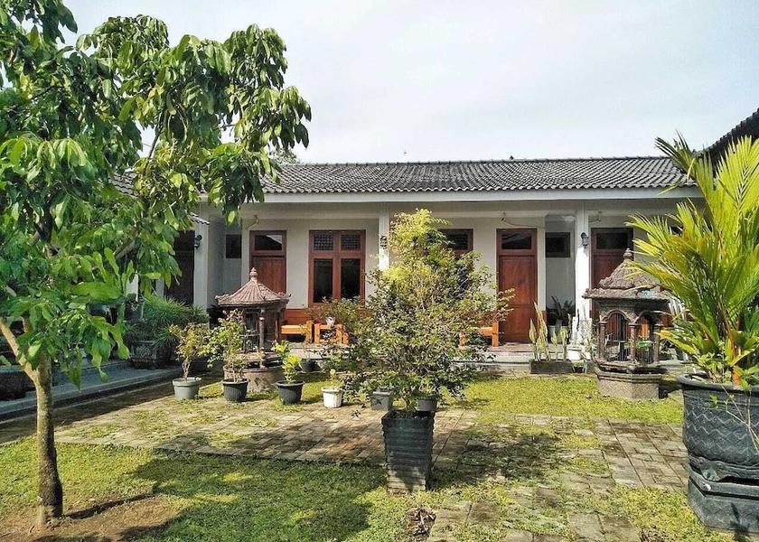  Prambanan Exterior Detail