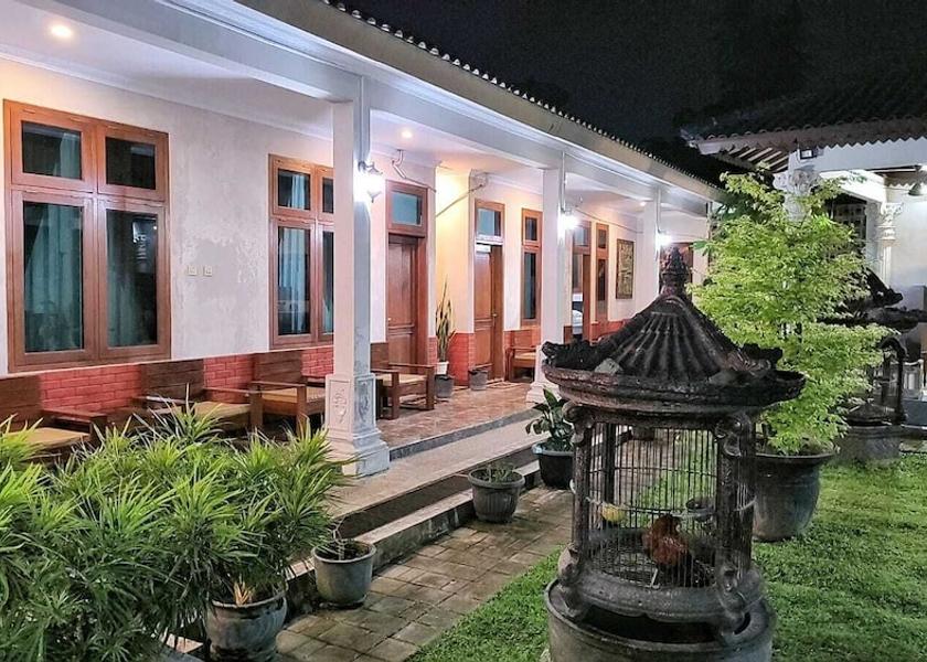  Prambanan Exterior Detail