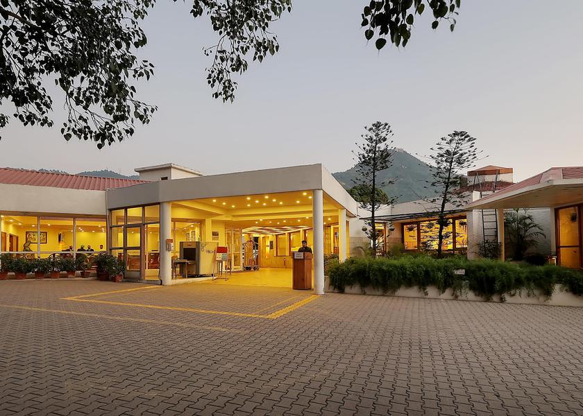 Himachal Pradesh Parwanoo Hotel Exterior