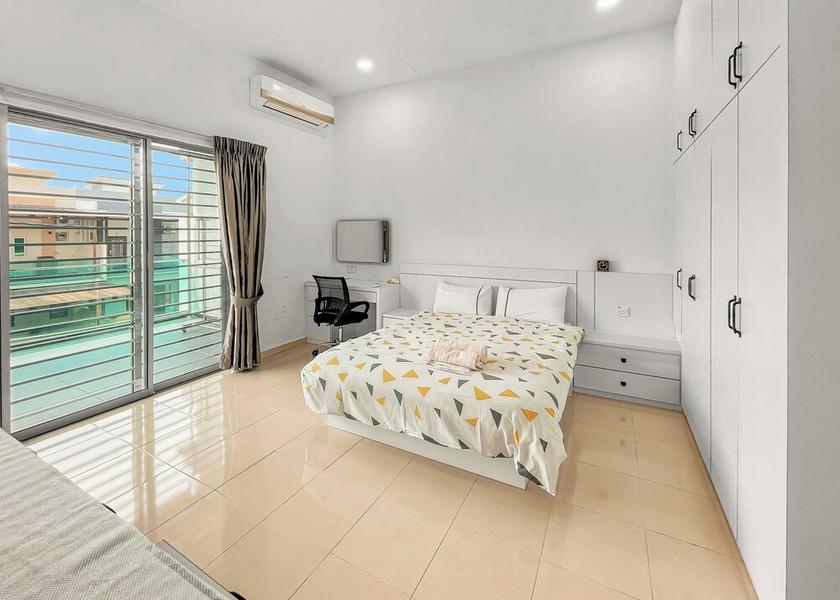 Johor Batu Pahat Room