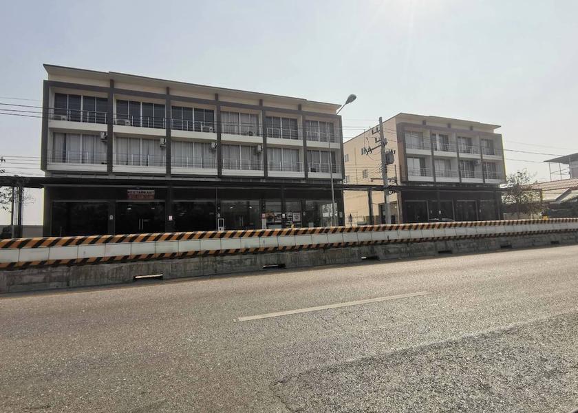 Nakhon Pathom Nakhon Chai Si Exterior Detail