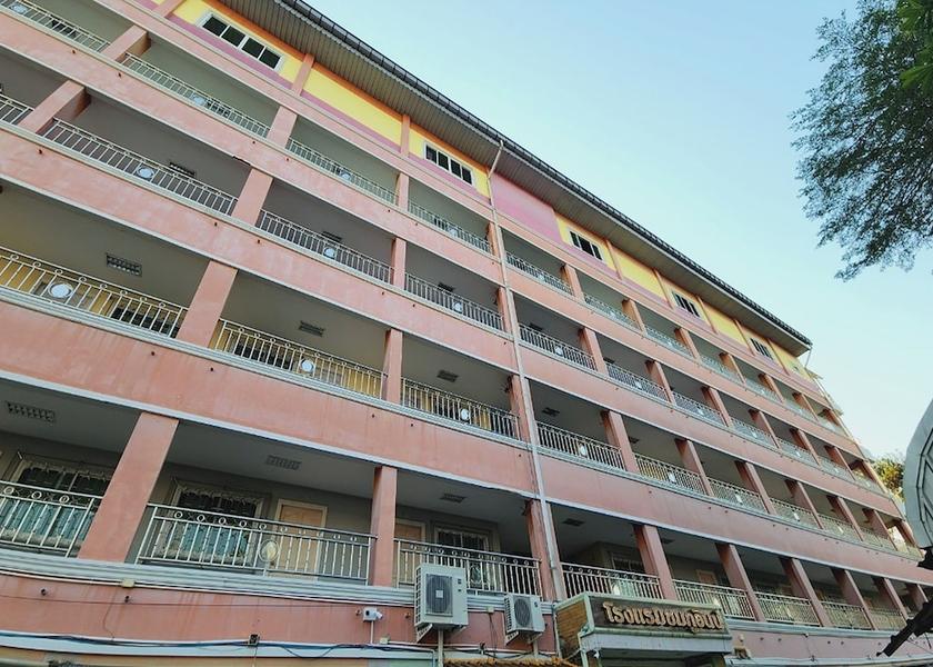 Nakhon Pathom Nakhon Chai Si Facade