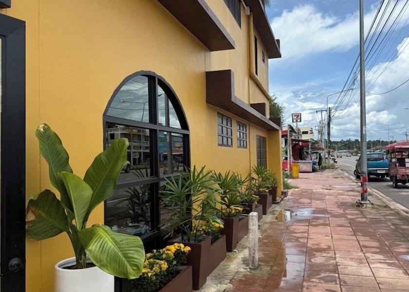 Chumphon Pathio Exterior Detail