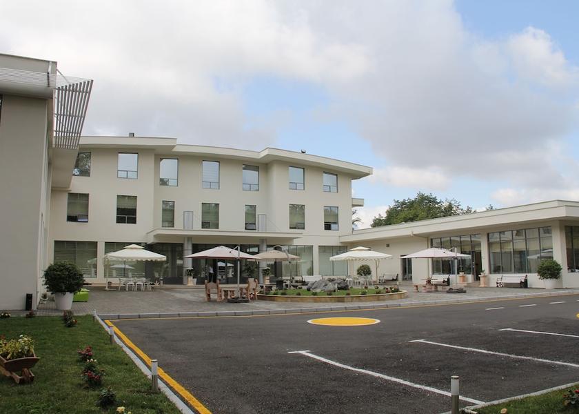  Gabala Front of property