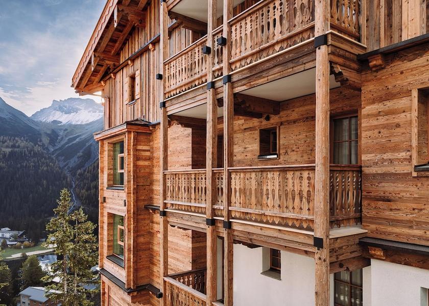 Graubuenden Arosa Facade