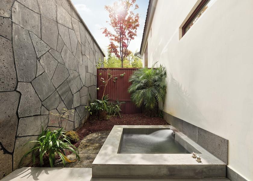 Yunnan Baoshan Deep soaking bathtub
