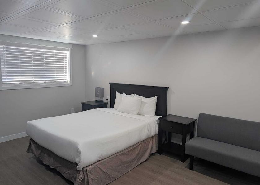 Alberta Red Deer Room