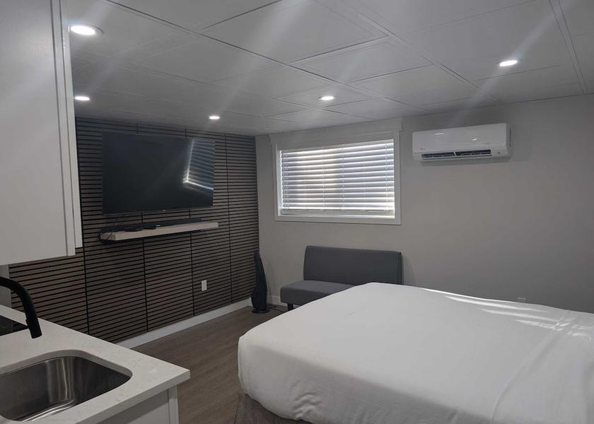 Alberta Red Deer Room