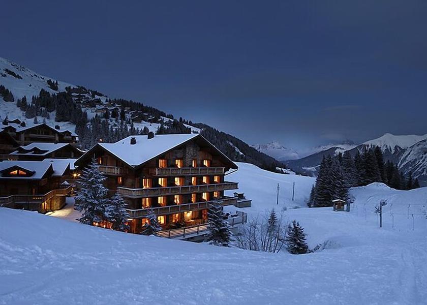 Valais Val d'Illiez Front of property - evening/night
