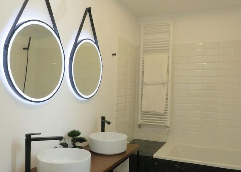 Galicia Lugo Bathroom