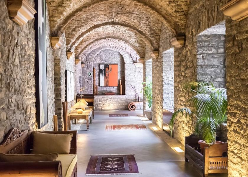 Aragon Boltana Living Area
