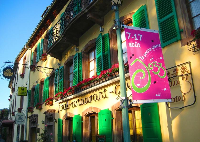 Grand Est La Petite-Pierre Front of property - evening/night