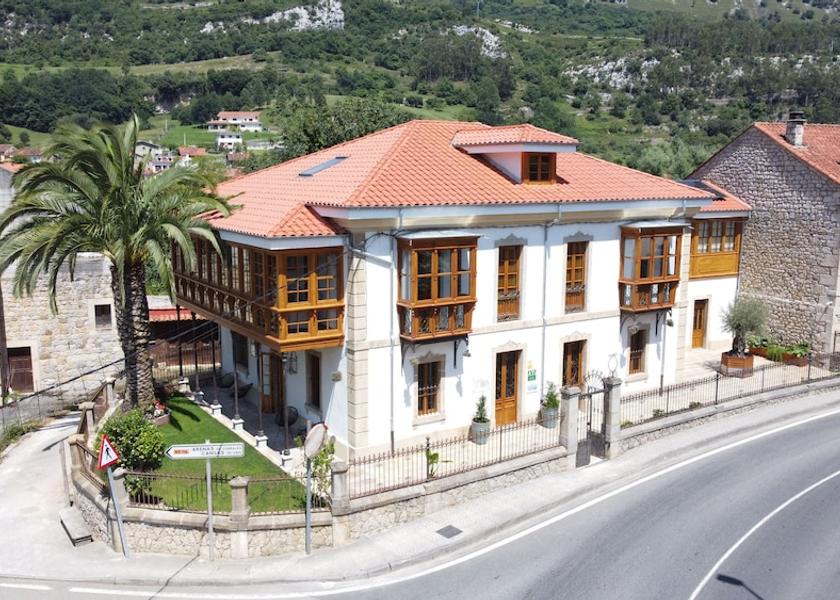 Asturias Penamellera Baja Primary image