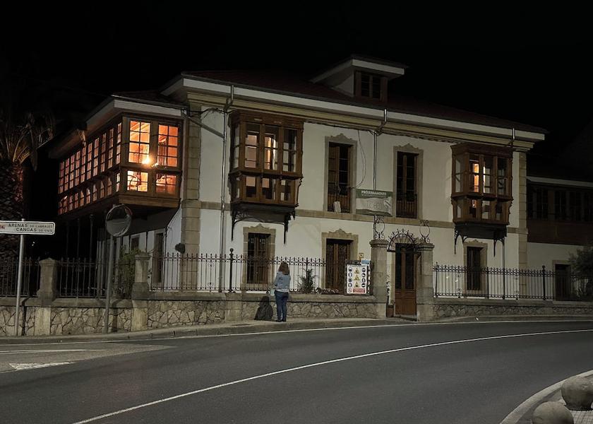 Asturias Penamellera Baja Facade