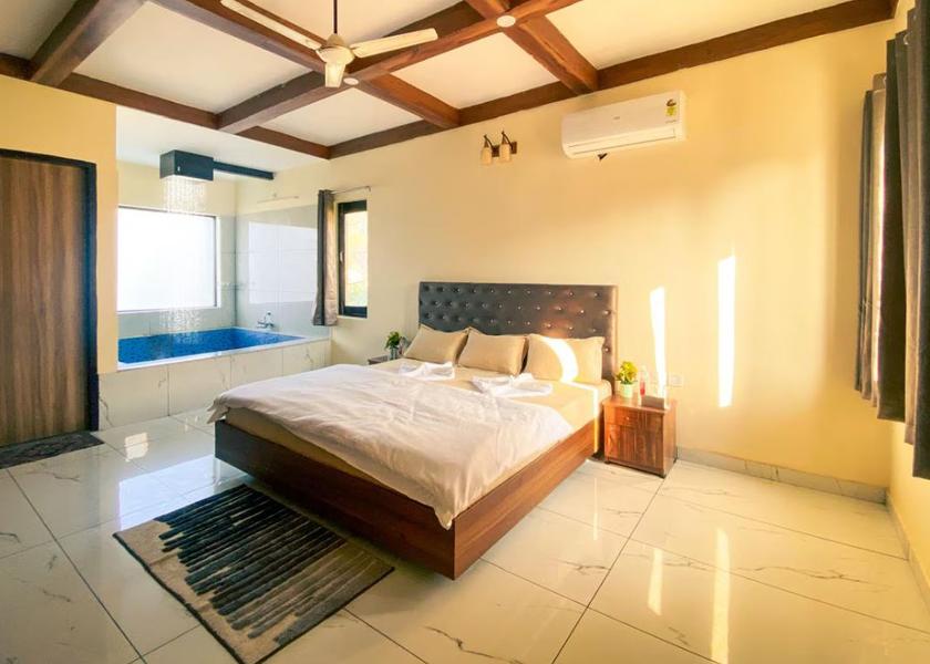Uttarakhand Bail Parao Deluxe Room